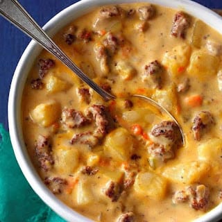 Rich and Creamy Potato & Hamburger Soup